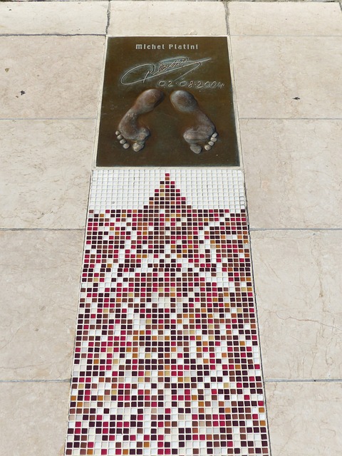 德甲第19輪科隆0-4拜仁慕尼黑 萊萬帽子戲法穆勒薩內雙雙助攻梅開二度.